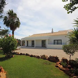 Alojamento de Acomodação e Pequeno-almoço L&f House, Algoz