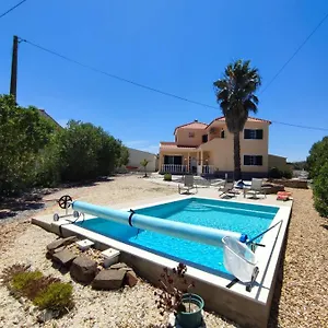 Alojamento de Acomodação e Pequeno-almoço Monte Francisco Baanswy - 3 Quartos - Piscina Privada, Castro Marim